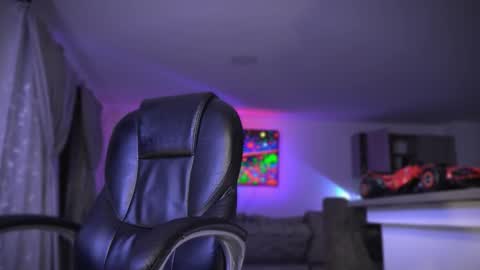 Frank Farrell. Hey remember to give me a thumbs up Ty online show from 09.15.25