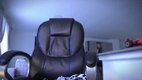 Frank Farrell. Hey remember to give me a thumbs up Ty online show from 10.12.25