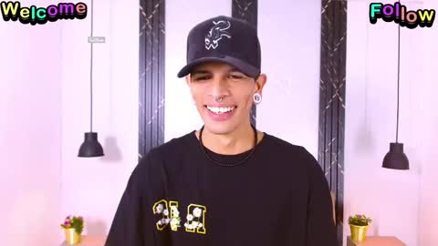 Snapshot of franvill_trato chatting on 09.24.25 Franvill trato online show from 09.24.25