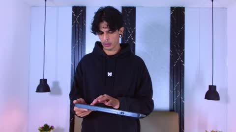 Snapshot of franvill_trato chatting on 09.26.25 Franvill trato online show from 09.26.25