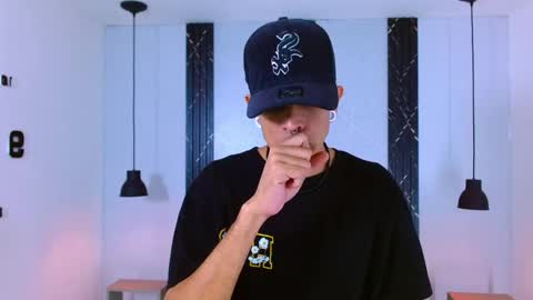 Snapshot of franvill_trato chatting on 10.03.25 Franvill trato online show from 10.03.25