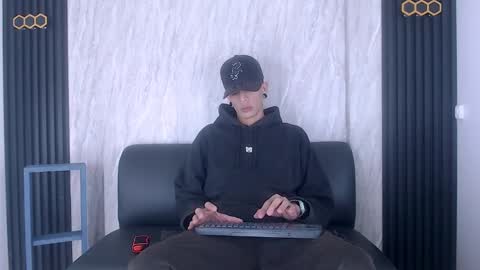 Snapshot of franvill_trato chatting on 10.12.25 Franvill trato online show from 10.12.25