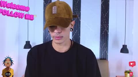 Snapshot of franvill_trato chatting on 10.15.25 Franvill trato online show from 10.15.25