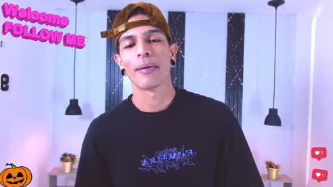 Snapshot of franvill_trato chatting on 10.23.25 Franvill trato online show from 10.23.25