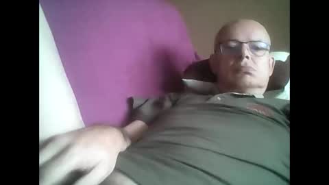 Snapshot of franznaked chatting on 11.16.25 Frantz online show from 11.16.25