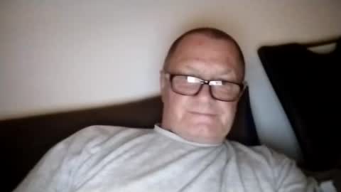 Wolfi online show from 09.18.25