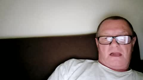 Wolfi online show from 06.04.26