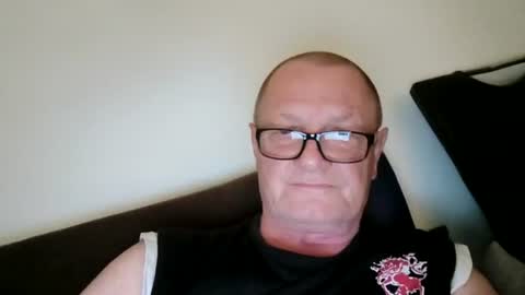 Wolfi online show from 08.03.26