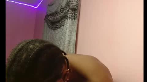 Snapshot of freaky_luna chatting on 09.10.25 luna online show from 09.10.25