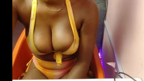 Snapshot of freaky_luna chatting on 10.07.25 luna online show from 10.07.25