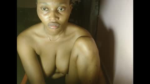 Snapshot of freaky_luna chatting on 11.20.25 luna online show from 11.20.25