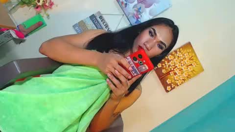 Snapshot of freaky_mariah chatting on 02.14.25 just call me mariah online show from 02.14.25