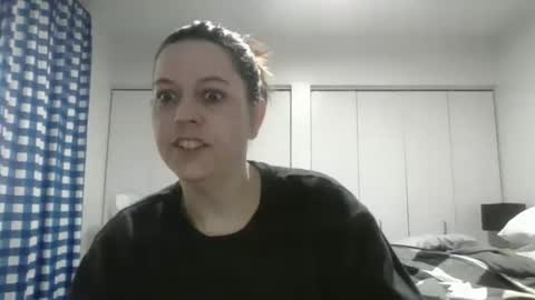 Snapshot of freckles232399 chatting on 04.04.26 freckles232399 online show from 04.04.26