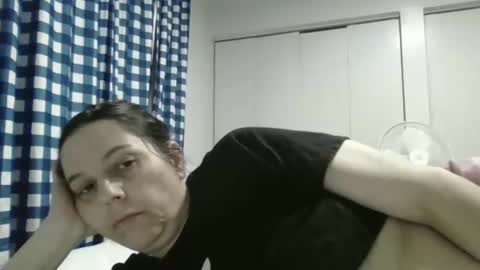 Snapshot of freckles232399 chatting on 04.15.26 freckles232399 online show from 04.15.26