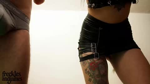 Snapshot of frecklesandjames chatting on 11.23.25 frecklesandjames online show from 11.23.25