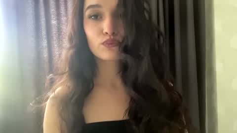 Mia online show from 07.14.26