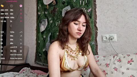 Mia online show from 04.04.26