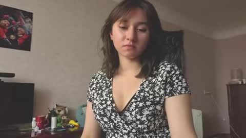 Mia online show from 05.16.26