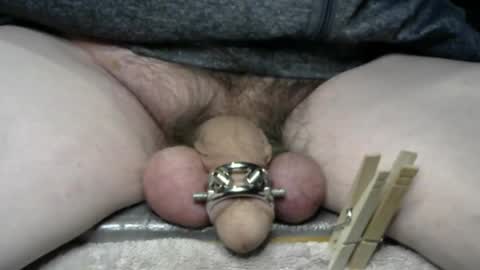 I am a total slave slut. I would like to have multiple owners to use me every day. online show from 01.13.25