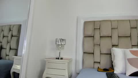 Snapshot of frehia_dimou chatting on 04.28.26 Frehia online show from 04.28.26