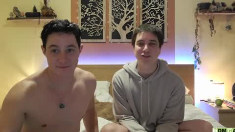 Snapshot of frenchhornybibs chatting on 01.24.25 French Horny Bibs online show from 01.24.25