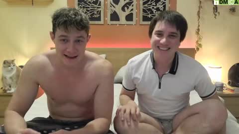 Snapshot of frenchhornybibs chatting on 03.04.25 French Horny Bibs online show from 03.04.25