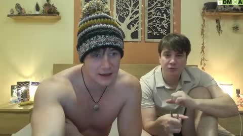 Snapshot of frenchhornybibs chatting on 01.15.26 French Horny Bibs online show from 01.15.26