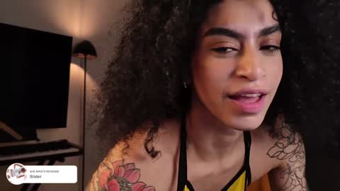 Snapshot of fresatanica chatting on 12.31.24 Vale online show from 12.31.24