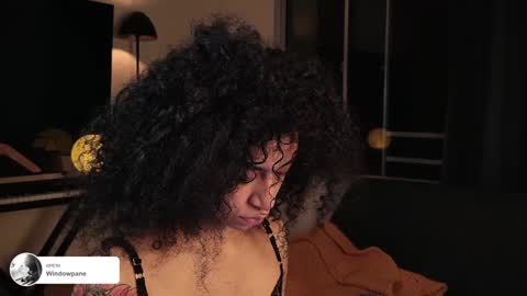 Snapshot of fresatanica chatting on 01.03.25 Vale online show from 01.03.25