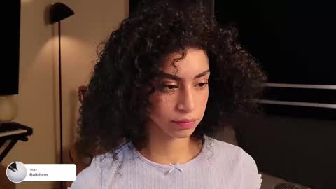 Snapshot of fresatanica chatting on 02.11.25 Vale online show from 02.11.25