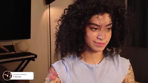 Snapshot of fresatanica chatting on 02.12.25 Vale online show from 02.12.25