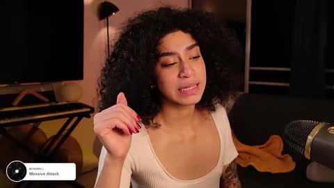 Snapshot of fresatanica chatting on 02.22.25 Vale online show from 02.22.25