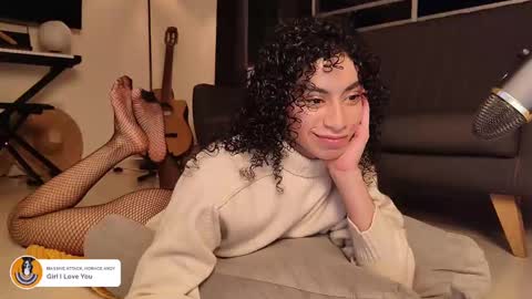 Snapshot of fresatanica chatting on 03.07.25 Vale online show from 03.07.25