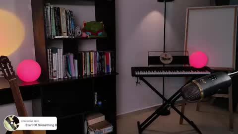 Snapshot of fresatanica chatting on 09.15.25 Vale online show from 09.15.25