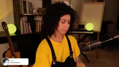 Snapshot of fresatanica chatting on 09.28.25 Vale online show from 09.28.25