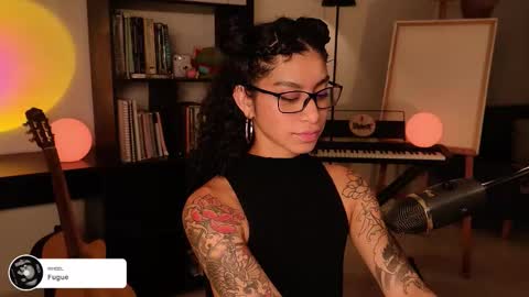 Snapshot of fresatanica chatting on 09.29.25 Vale online show from 09.29.25