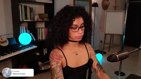 Snapshot of fresatanica chatting on 10.19.25 Vale online show from 10.19.25