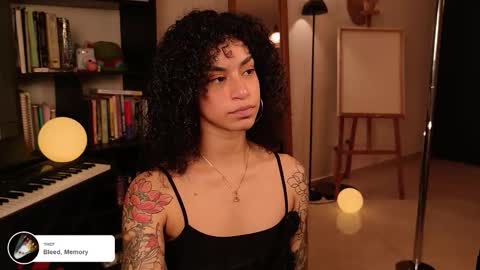 Snapshot of fresatanica chatting on 11.27.25 Vale online show from 11.27.25