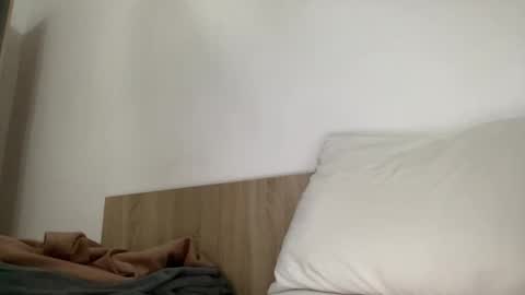 freshman  imonyou98 online show from 12.20.25