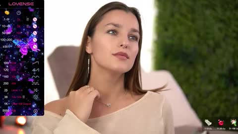 Snapshot of freyaheart chatting on 11.25.25 freyaheart online show from 11.25.25