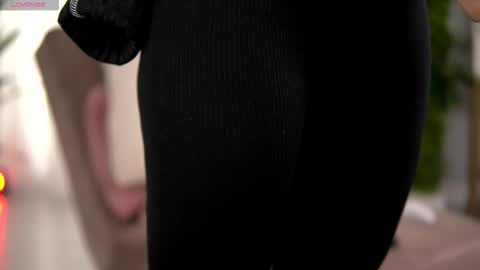 Snapshot of freyaheart chatting on 01.19.26 freyaheart online show from 01.19.26