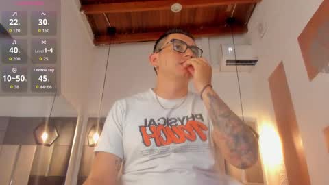 Snapshot of freyalane chatting on 10.19.25 ALIS AND ALEX online show from 10.19.25