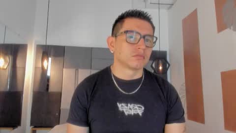 Snapshot of freyalane chatting on 11.19.25 ALIS AND ALEX online show from 11.19.25