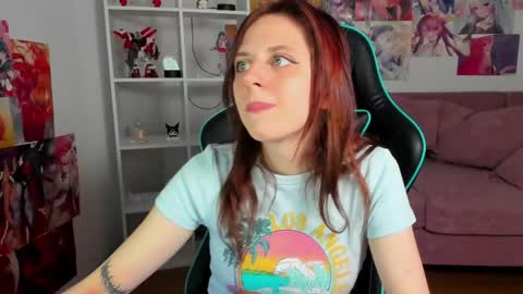 Snapshot of freyaveys chatting on 05.29.26 FreyaVeys online show from 05.29.26
