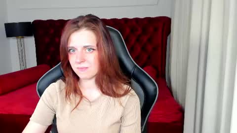 Snapshot of freyaveys chatting on 06.25.26 FreyaVeys online show from 06.25.26