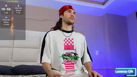 Snapshot of freyrvik chatting on 10.29.25 freyrvik online show from 10.29.25