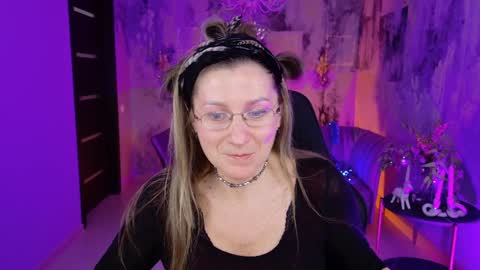 Frida Tander online show from 01.01.25