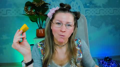 Frida Tander online show from 01.03.25