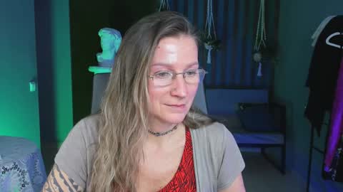 Frida Tander online show from 01.07.25