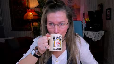 Frida Tander online show from 02.06.25